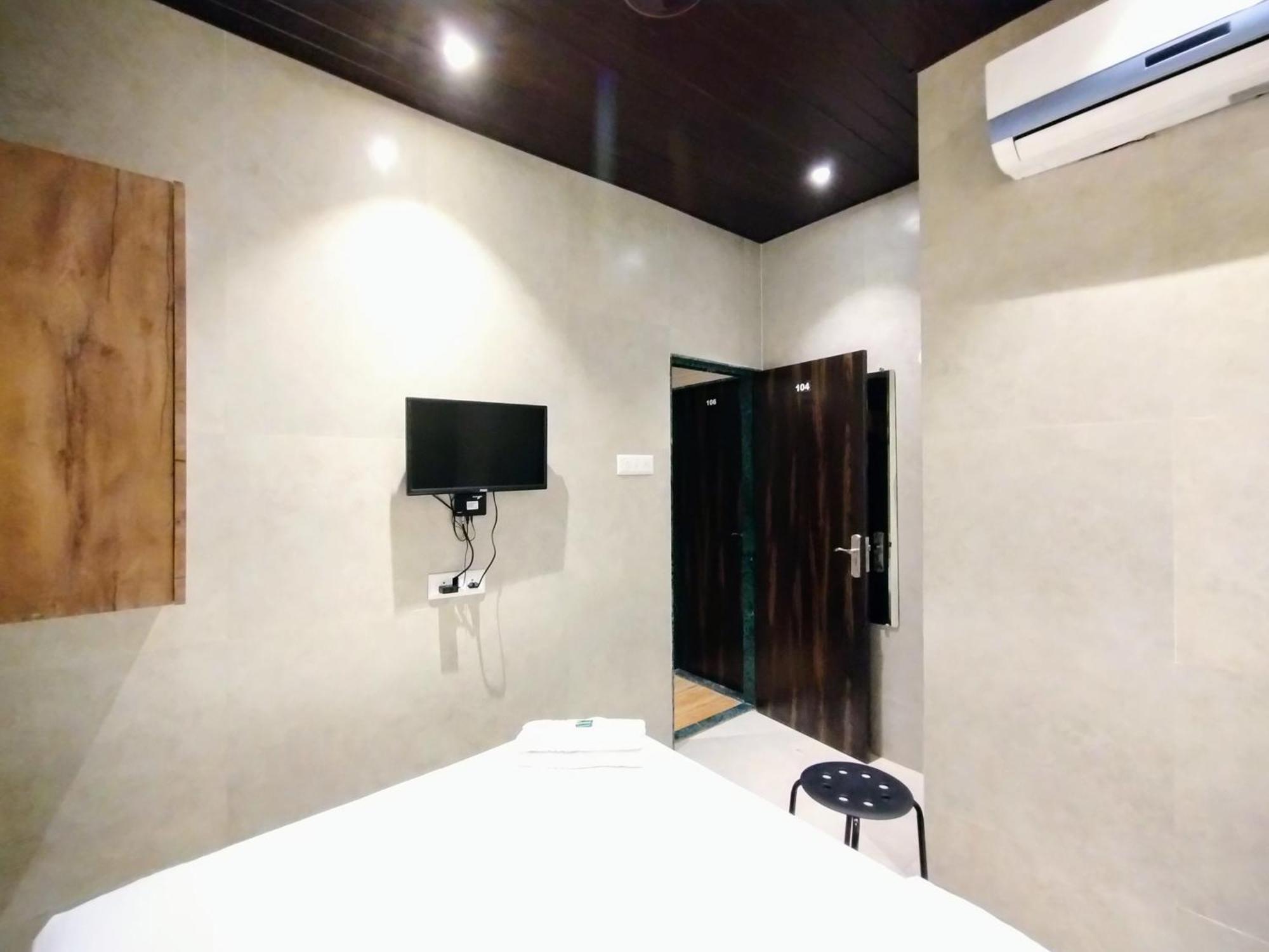 Hotel Eros - Nr Airport T2 — Photos 1